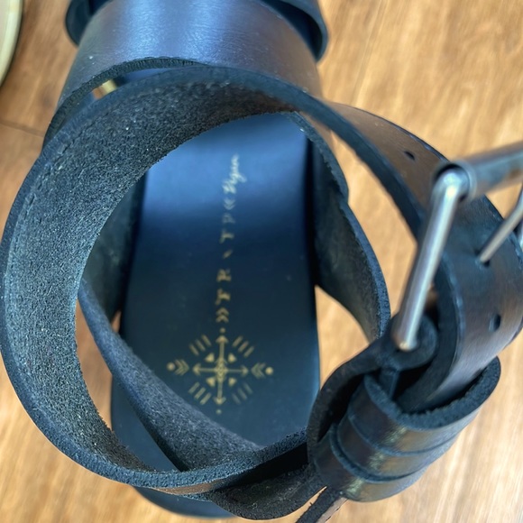 Heels - Picture 2 of 4